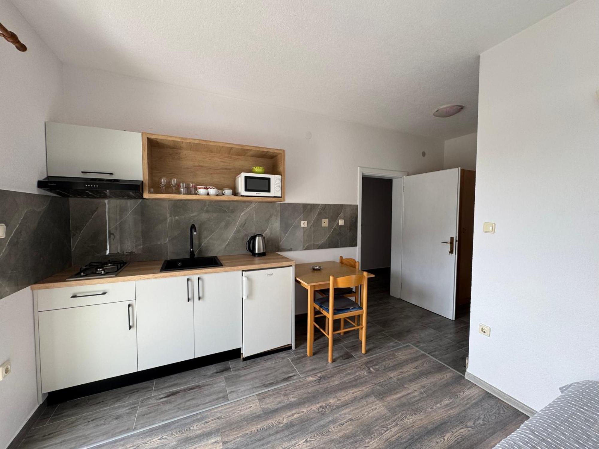 Apartment Makarska M&I, Free Private Parking Exterior foto