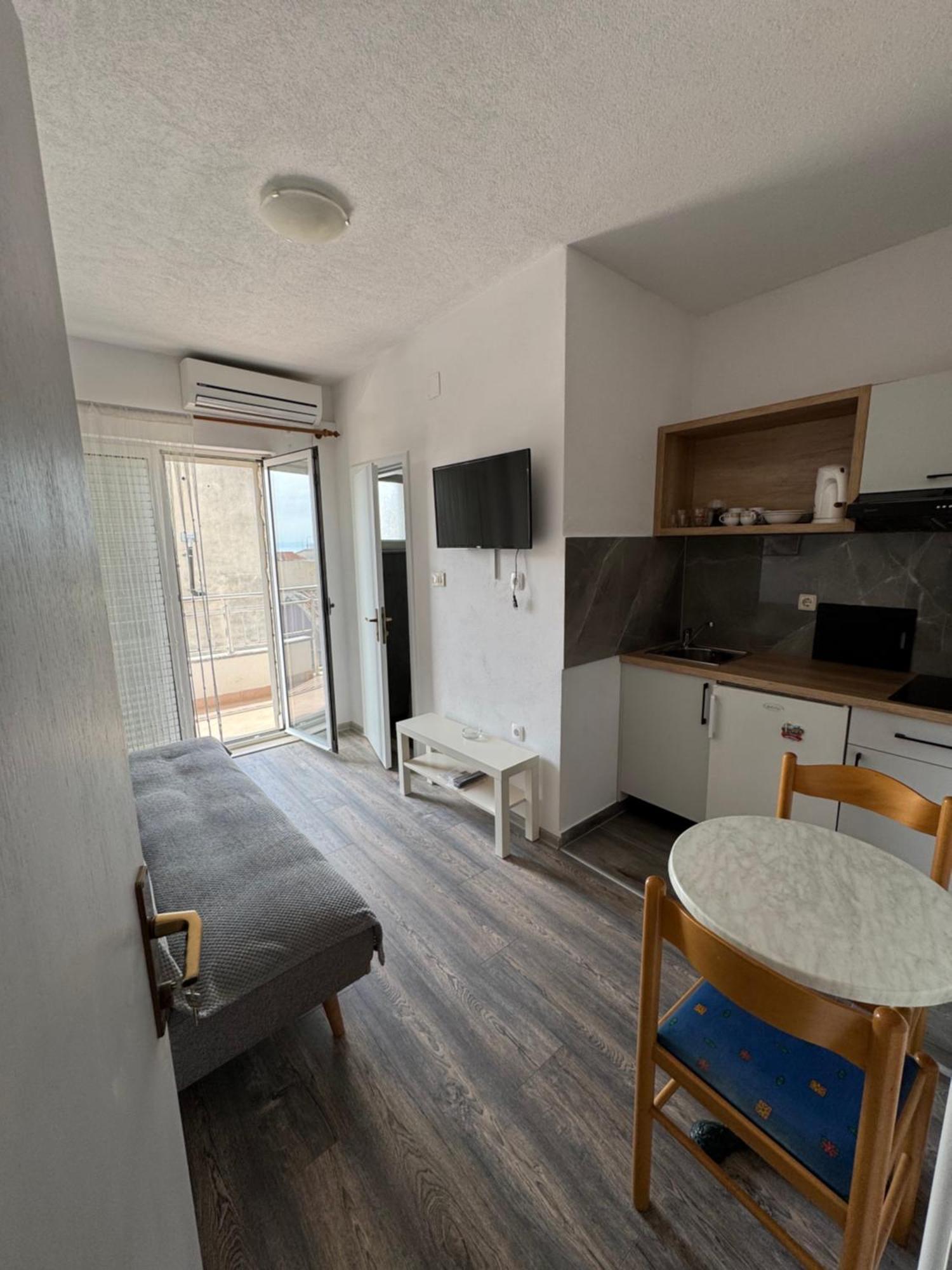 Apartment Makarska M&I, Free Private Parking Exterior foto